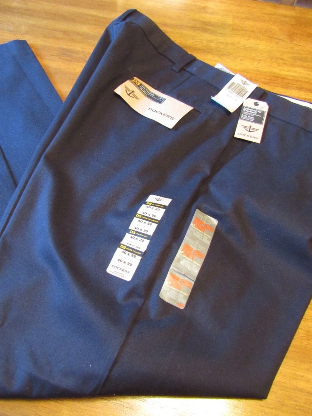 Dockers D3 Classic Fit Iron Free Khaki Pants Mens 40x32 Black Flat Front New